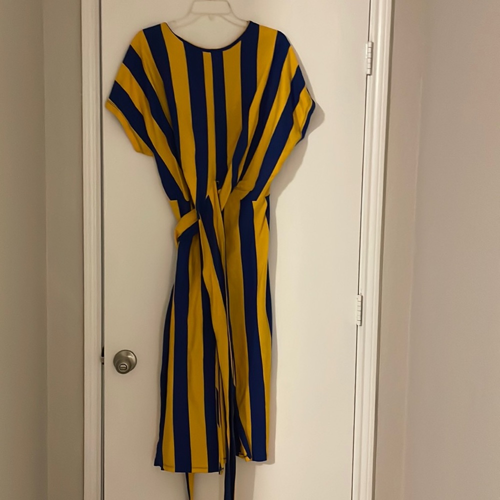 VGUC wrap belted dress